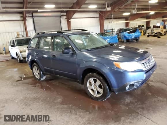 2011 Subaru Forester X z VIN JF2SHABC2BG728333, wystawiony jako Copart lot #69362895 z przebiegiem 132 290 mil mil oraz Czysty tytuł • Clean title. Historia ofert i sprzedaży dostępna na DreamBid. Obrazek 4.