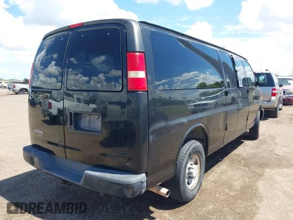 2007 Chevrolet Express Passenger с VIN 1GAHG39U671218320, выставлен на аукционе IAAI как лот 42884672 с пробегом Не указан миль и . История ставок и продаж доступна на DreamBid. Изображение 4.