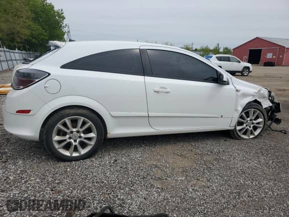 2008 Saturn Astra XR with VIN W08AT271985076958, listed as a Copart auction lot 58659835 with 219,361 mi miles and Clean title. Bid and sale history available at DreamBid. Image 3.