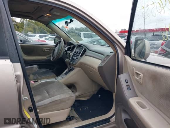 2006 Toyota Highlander w/3rd Row with VIN JTEEP21A260160311, listed as a IAAI auction lot 43440555 with 237,653 mi miles and . Bid and sale history available at DreamBid. Image 5.