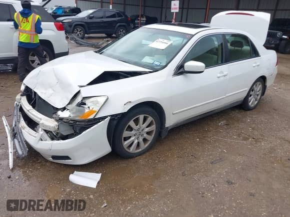 2007 Honda Accord LX with VIN 1HGCM66377A018314, listed as a IAAI auction lot 42194466 with 159,664 mi miles and . Bid and sale history available at DreamBid. Image 2.