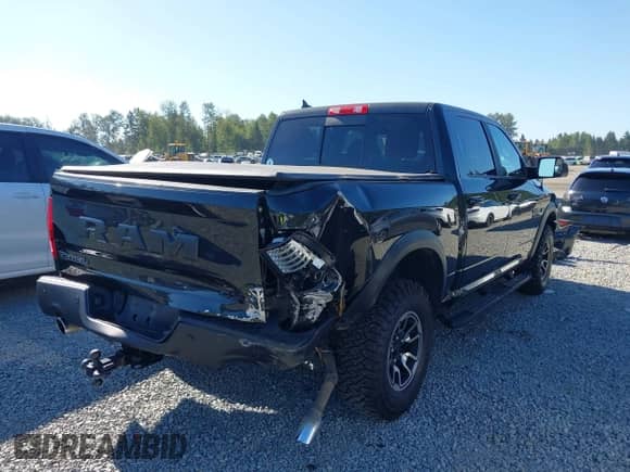 2017 Ram 1500 Rebel z VIN 1C6RR7YTXHS589327, wystawiony jako IAAI lot #42744318 z przebiegiem 144 212 mil mil oraz . Historia ofert i sprzedaży dostępna na DreamBid. Obrazek 6.