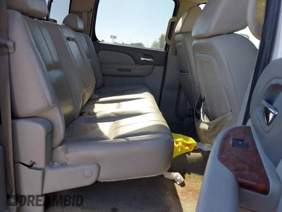 2008 Chevrolet Silverado 2500HD LTZ z VIN 1GCHK23678F150494, wystawiony jako IAAI lot #43356542 z przebiegiem Nie podano mil oraz . Historia ofert i sprzedaży dostępna na DreamBid. Obrazek 8.