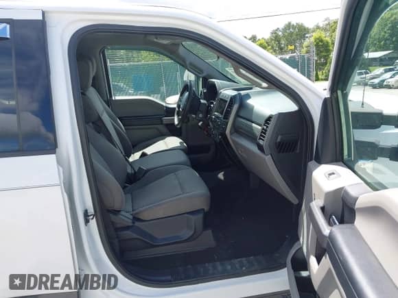 2020 Ford F-250 XL z VIN 1FT7W2BT9LED04712, wystawiony jako IAAI lot #42891910 z przebiegiem 132 801 mil mil oraz . Historia ofert i sprzedaży dostępna na DreamBid. Obrazek 5.