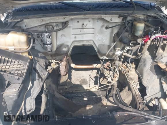 2000 GMC Sierra 1500 SLE z VIN 1GTEC19T0YZ300810, wystawiony jako IAAI lot #42471227 z przebiegiem Nie podano mil oraz . Historia ofert i sprzedaży dostępna na DreamBid. Obrazek 10.