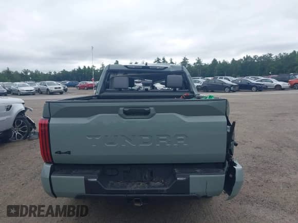 2024 Toyota Tundra SR5 с VIN 5TFLA5DB6RX182522, выставлен на аукционе IAAI как лот 43048617 с пробегом 17 236 миль миль и . История ставок и продаж доступна на DreamBid. Изображение 16.
