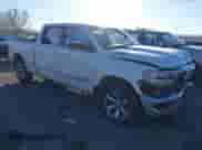 2020 Ram 1500 z VIN 1C6SRFPM6LN205220, wystawiony jako IAAI lot #41437777 z przebiegiem 133 883 mil mil oraz . Historia ofert i sprzedaży dostępna na DreamBid. Obrazek 1.