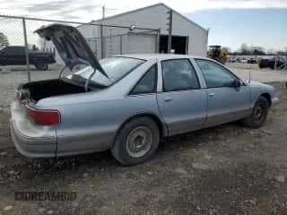 1994 Chevrolet Caprice LS с VIN 1G1BN52PXRR110752, выставлен на аукционе Copart как лот 52323495 с пробегом 234 402 миль миль и Списание • Salvage title. История ставок и продаж доступна на DreamBid. Изображение 3.