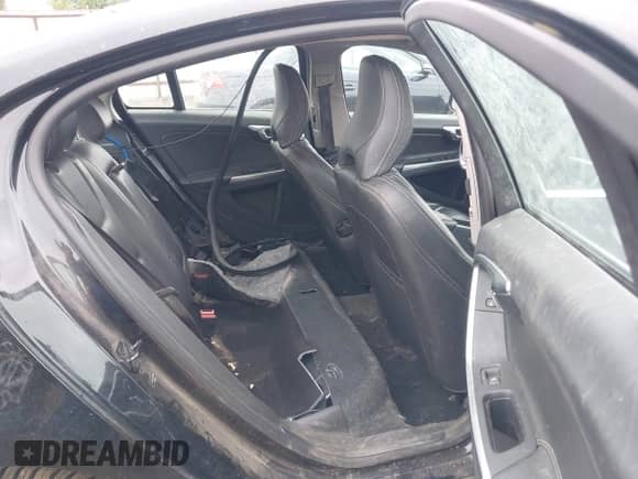 2013 Volvo S60 T6 R-Design Platinum с VIN YV1902FH9D1231456, выставлен на аукционе IAAI как лот 42788938 с пробегом 140 730 миль миль и . История ставок и продаж доступна на DreamBid. Изображение 8.