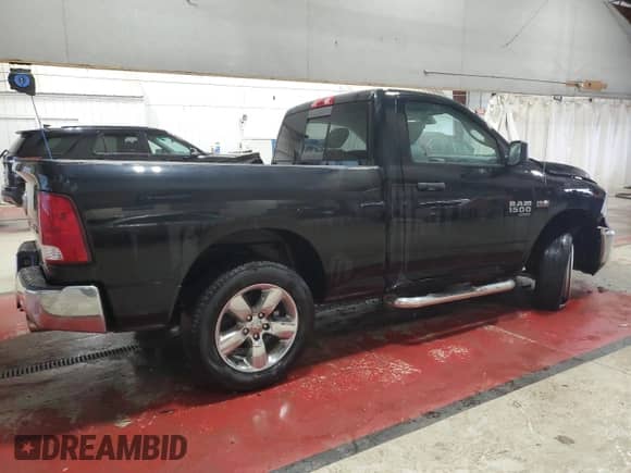 2019 Ram 1500 Tradesman z VIN 3C6JR7AT8KG625120, wystawiony jako Copart lot #48975795 z przebiegiem 46 896 mil mil oraz Szkoda całkowita • Salvage title. Historia ofert i sprzedaży dostępna na DreamBid. Obrazek 3.