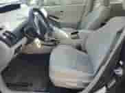 2013 Toyota Prius One z VIN JTDKN3DU9D5657302, wystawiony jako Copart lot #80533905 z przebiegiem 146 564 mil mil oraz Szkoda całkowita • Salvage title. Historia ofert i sprzedaży dostępna na DreamBid. Obrazek 7.