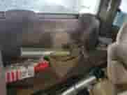 1995 GMC Sierra 1500 z VIN 2GTEC19K2S1558740, wystawiony jako Copart lot #69398185 z przebiegiem 386 899 mil mil oraz Szkoda całkowita • Salvage title. Historia ofert i sprzedaży dostępna na DreamBid. Obrazek 10.