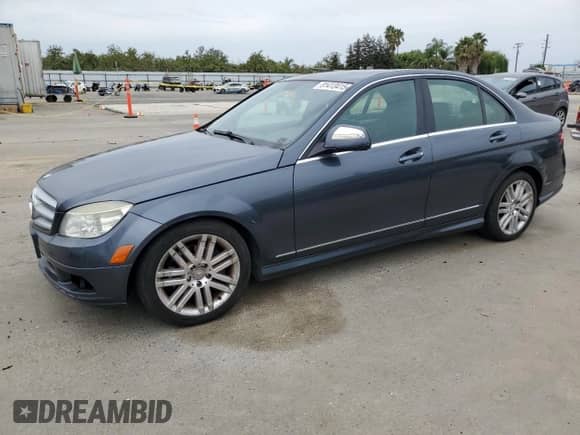 2008 Mercedes-Benz C 300 Sport с VIN WDDGF81X68F137529, выставлен на аукционе Copart как лот 81413415 с пробегом 229 408 миль миль и Чистый • Clean title. История ставок и продаж доступна на DreamBid. Изображение 1.
