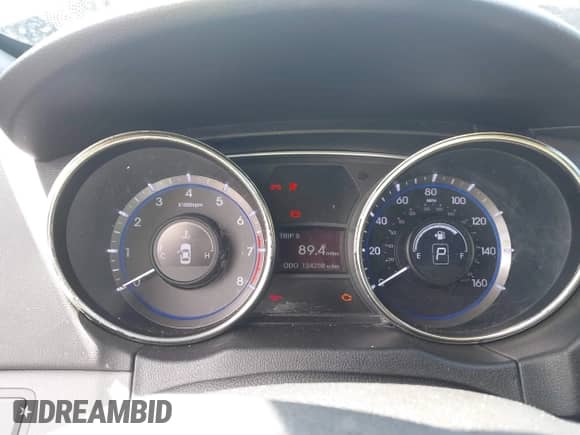 2011 Hyundai Sonata GLS with VIN 5NPEB4AC8BH201330, listed as a IAAI auction lot 43312637 with 124,208 mi miles and . Bid and sale history available at DreamBid. Image 7.