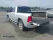 2017 Ram 1500 Big Horn z VIN 3C6RR6LTXHG734388, wystawiony jako IAAI lot #42002529 z przebiegiem 128 857 mil mil oraz . Historia ofert i sprzedaży dostępna na DreamBid. Obrazek 3.