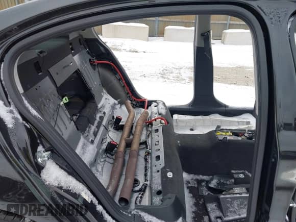 2016 Chevrolet SS с VIN 6G3F15RW6GL222212, выставлен на аукционе IAAI как лот 41337316 с пробегом Не указан миль и . История ставок и продаж доступна на DreamBid. Изображение 8.