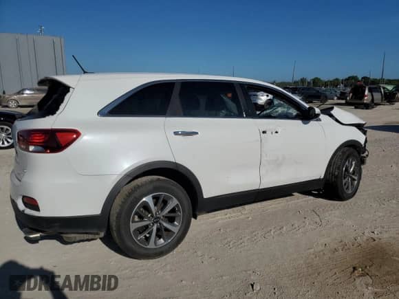 2020 Kia Sorento LX with VIN 5XYPG4A57LG692557, listed as a Copart auction lot 69871335 with Not provided miles and Non repairable. Bid and sale history available at DreamBid. Image 3.