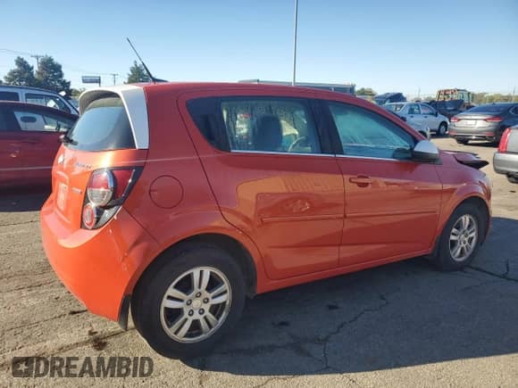 2013 Chevrolet Sonic LT с VIN 1G1JC6SB8D4194328, выставлен на аукционе Copart как лот 82548985 с пробегом 154 542 миль миль и Списание • Salvage title. История ставок и продаж доступна на DreamBid. Изображение 3.