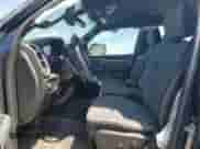 2021 Ram 1500 Big Horn z VIN 1C6SRFMTXMN562364, wystawiony jako Copart lot #55867085 z przebiegiem 77 000 mil mil oraz Szkoda całkowita • Salvage title. Historia ofert i sprzedaży dostępna na DreamBid. Obrazek 7.