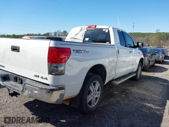 2008 Toyota Tundra Limited с VIN 5TFBV58108X057077, выставлен на аукционе IAAI как лот 41768968 с пробегом 328 249 миль миль и . История ставок и продаж доступна на DreamBid. Изображение 4.