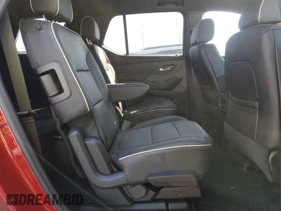 2022 Chevrolet Traverse Premier z VIN 1GNEVKKW2NJ132898, wystawiony jako Copart lot #89561575 z przebiegiem 12 902 mil mil oraz Szkoda całkowita • Salvage title. Historia ofert i sprzedaży dostępna na DreamBid. Obrazek 11.