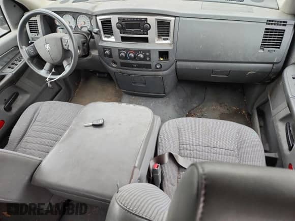 2008 Dodge 1500 ST z VIN 1D7HU182X8J239859, wystawiony jako Copart lot #82330095 z przebiegiem 206 268 mil mil oraz Czysty tytuł • Clean title. Historia ofert i sprzedaży dostępna na DreamBid. Obrazek 8.