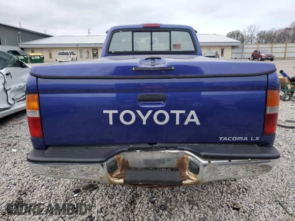 1995 Toyota Tacoma with VIN 4TAUN73C8SZ064203, listed as a Copart auction lot 82675954 with 275,827 mi miles and Clean title. Bid and sale history available at DreamBid. Image 6.