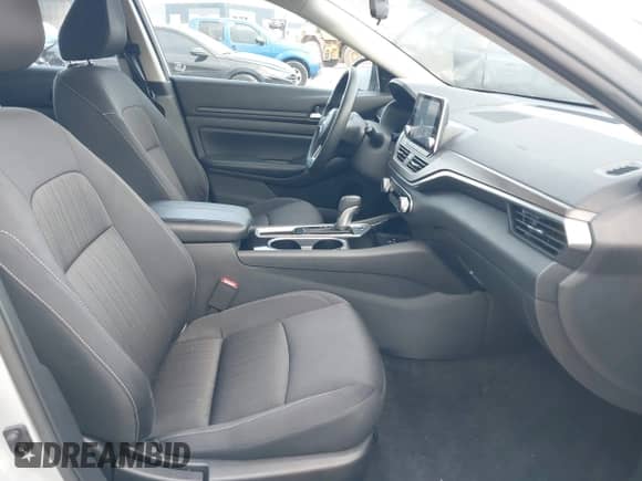 2024 Nissan Altima SV with VIN 1N4BL4DV4RN302829, listed as a IAAI auction lot 43424214 with 40,123 mi miles and . Bid and sale history available at DreamBid. Image 5.