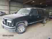1997 Chevrolet Suburban z VIN 3GNEC16R3VG128803, wystawiony jako Copart lot #86439814 z przebiegiem 132 747 mil mil oraz Czysty tytuł • Clean title. Historia ofert i sprzedaży dostępna na DreamBid. Obrazek 1.