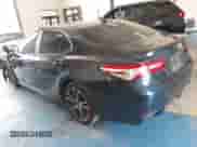 2020 Toyota Camry SE z VIN 4T1G11AK8LU870945, wystawiony jako IAAI lot #42890973 z przebiegiem 134 048 mil mil oraz . Historia ofert i sprzedaży dostępna na DreamBid. Obrazek 3.