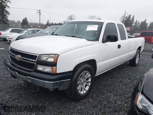 2006 Chevrolet Silverado 1500 LS с VIN 1GCEC19V46E234140, выставлен на аукционе IAAI как лот 41481122 с пробегом 290 635 миль миль и . История ставок и продаж доступна на DreamBid. Изображение 17.