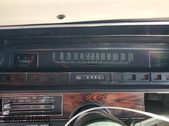 1970 Chevrolet Impala z VIN 164370S208462, wystawiony jako Copart lot #81986685 z przebiegiem 97 735 mil mil oraz Szkoda całkowita • Salvage title. Historia ofert i sprzedaży dostępna na DreamBid. Obrazek 9.