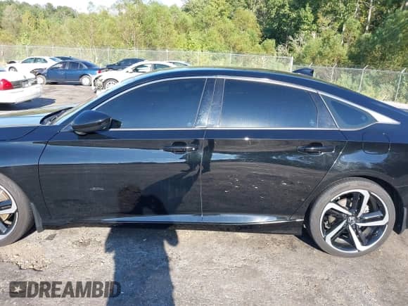 2019 Honda Accord Sport with VIN 1HGCV2F3XKA003000, listed as a IAAI auction lot 43298504 with 127,440 mi miles and . Bid and sale history available at DreamBid. Image 15.