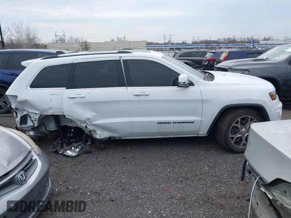 2019 Jeep Grand Cherokee Limited X с VIN 1C4RJFBG3KC831446, выставлен на аукционе IAAI как лот 41874908 с пробегом 21 407 миль миль и . История ставок и продаж доступна на DreamBid. Изображение 13.