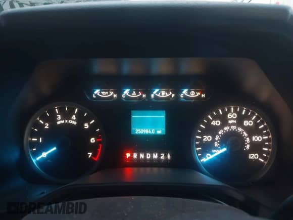 2015 Ford F-150 XLT with VIN 1FTFX1EG6FFB08131, listed as a IAAI auction lot 43210127 with 250,984 mi miles and . Bid and sale history available at DreamBid. Image 7.