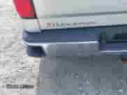 2015 Chevrolet Silverado 1500 LT z VIN 1GCRCREC4FZ380888, wystawiony jako IAAI lot #42831178 z przebiegiem 179 915 mil mil oraz . Historia ofert i sprzedaży dostępna na DreamBid. Obrazek 18.