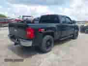 2010 Chevrolet Silverado 1500 LT z VIN 1GCSKSE38AZ281530, wystawiony jako IAAI lot #42364807 z przebiegiem 166 006 mil mil oraz . Historia ofert i sprzedaży dostępna na DreamBid. Obrazek 4.