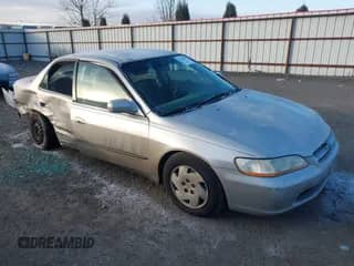 1998 Honda Accord LX z VIN 1HGCG1647WA022039, wystawiony jako IAAI lot #41383541 z przebiegiem 209 295 mil mil oraz . Historia ofert i sprzedaży dostępna na DreamBid. Obrazek 1.