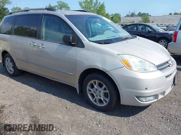 2004 Toyota Sienna XLE z VIN 5TDBA22C74S013288, wystawiony jako IAAI lot #42797623 z przebiegiem 118 746 mil mil oraz . Historia ofert i sprzedaży dostępna na DreamBid. Obrazek 1.