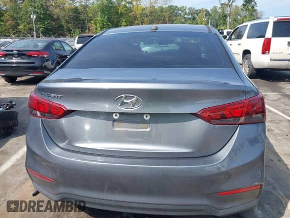 2018 Hyundai Accent SE z VIN 3KPC24A33JE024857, wystawiony jako IAAI lot #43279253 z przebiegiem 131 782 mil mil oraz . Historia ofert i sprzedaży dostępna na DreamBid. Obrazek 17.