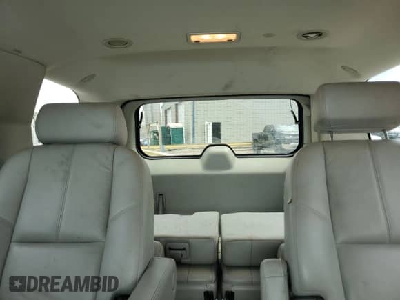 2008 Chevrolet Tahoe 3LT z VIN 1GNFC13018R144223, wystawiony jako Copart lot #68213305 z przebiegiem 234 738 mil mil oraz Szkoda całkowita • Salvage title. Historia ofert i sprzedaży dostępna na DreamBid. Obrazek 10.