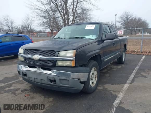 2005 Chevrolet Silverado 1500 Work Truck with VIN 1GCEK19V55Z101185, listed as a IAAI auction lot 41551172 with 289,918 mi miles and . Bid and sale history available at DreamBid. Image 6.