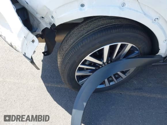 2024 Nissan Kicks SR with VIN 3N1CP5DV6RL535820, listed as a IAAI auction lot 43188034 with 6,519 mi miles and . Bid and sale history available at DreamBid. Image 17.