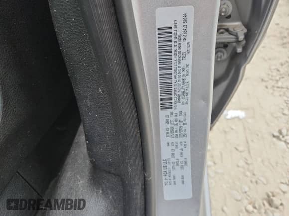 2020 Ram 1500 Laramie z VIN 1C6RREJT7LN209110, wystawiony jako Copart lot #84758915 z przebiegiem 208 131 mil mil oraz Czysty tytuł • Clean title. Historia ofert i sprzedaży dostępna na DreamBid. Obrazek 12.