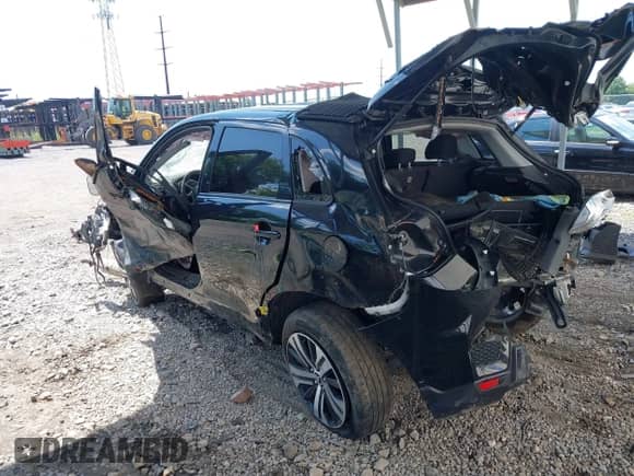 2021 Mitsubishi Outlander ES z VIN JA4APUAU5MU001887, wystawiony jako IAAI lot #39914705 z przebiegiem Nie podano mil oraz . Historia ofert i sprzedaży dostępna na DreamBid. Obrazek 3.