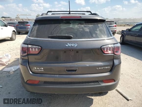 2019 Jeep Compass Limited z VIN 3C4NJDCB1KT621065, wystawiony jako Copart lot #81983025 z przebiegiem 106 745 mil mil oraz Szkoda całkowita • Salvage title. Historia ofert i sprzedaży dostępna na DreamBid. Obrazek 6.