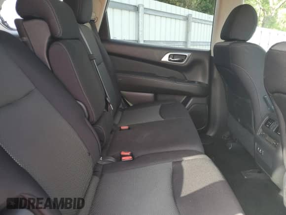 2019 Nissan Pathfinder SV с VIN 5N1DR2MN8KC638700, выставлен на аукционе Copart как лот 84904665 с пробегом 128 979 миль миль и На запчасти • Non repairable. История ставок и продаж доступна на DreamBid. Изображение 11.