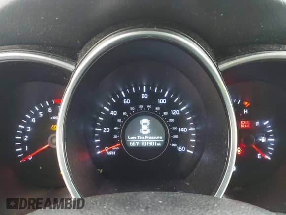 2015 Kia Optima LX с VIN 5XXGM4A77FG375770, выставлен на аукционе IAAI как лот 43222180 с пробегом 101 901 миль миль и . История ставок и продаж доступна на DreamBid. Изображение 7.