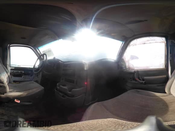 2005 Chevrolet Astro Cargo z VIN 1GCDM19X75B113130, wystawiony jako IAAI lot #42027938 z przebiegiem Nie podano mil oraz . Historia ofert i sprzedaży dostępna na DreamBid. Obrazek 18.