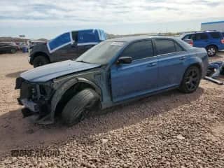 2020 Chrysler 300 Touring L с VIN 2C3CCAAGXLH245964, выставлен на аукционе Copart как лот 42281415 с пробегом 77 851 миль миль и Списание • Salvage title. История ставок и продаж доступна на DreamBid. Изображение 1.